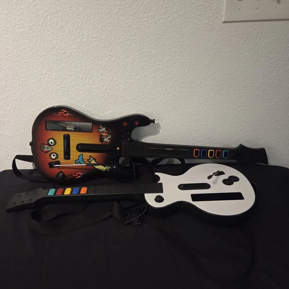 Lot Of 2 Wii Guitar Hero Gibson Les Paul Guitar White + Red Octane Sunburst